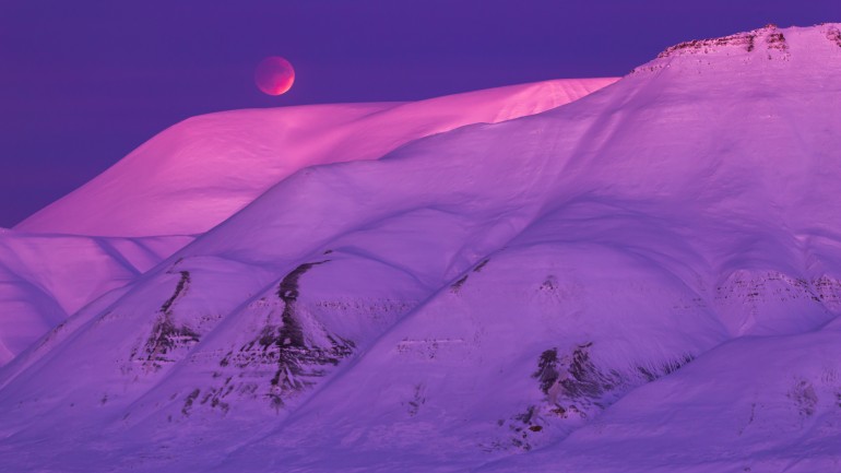 Arctic lunar eclipse