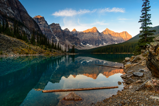 Sunrise at Moraine Lake